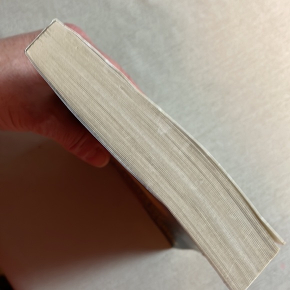 📚2/$6 Gregor and the Curse of the Warmbloods #3 in the Underland Chronicles - Picture 5 of 12